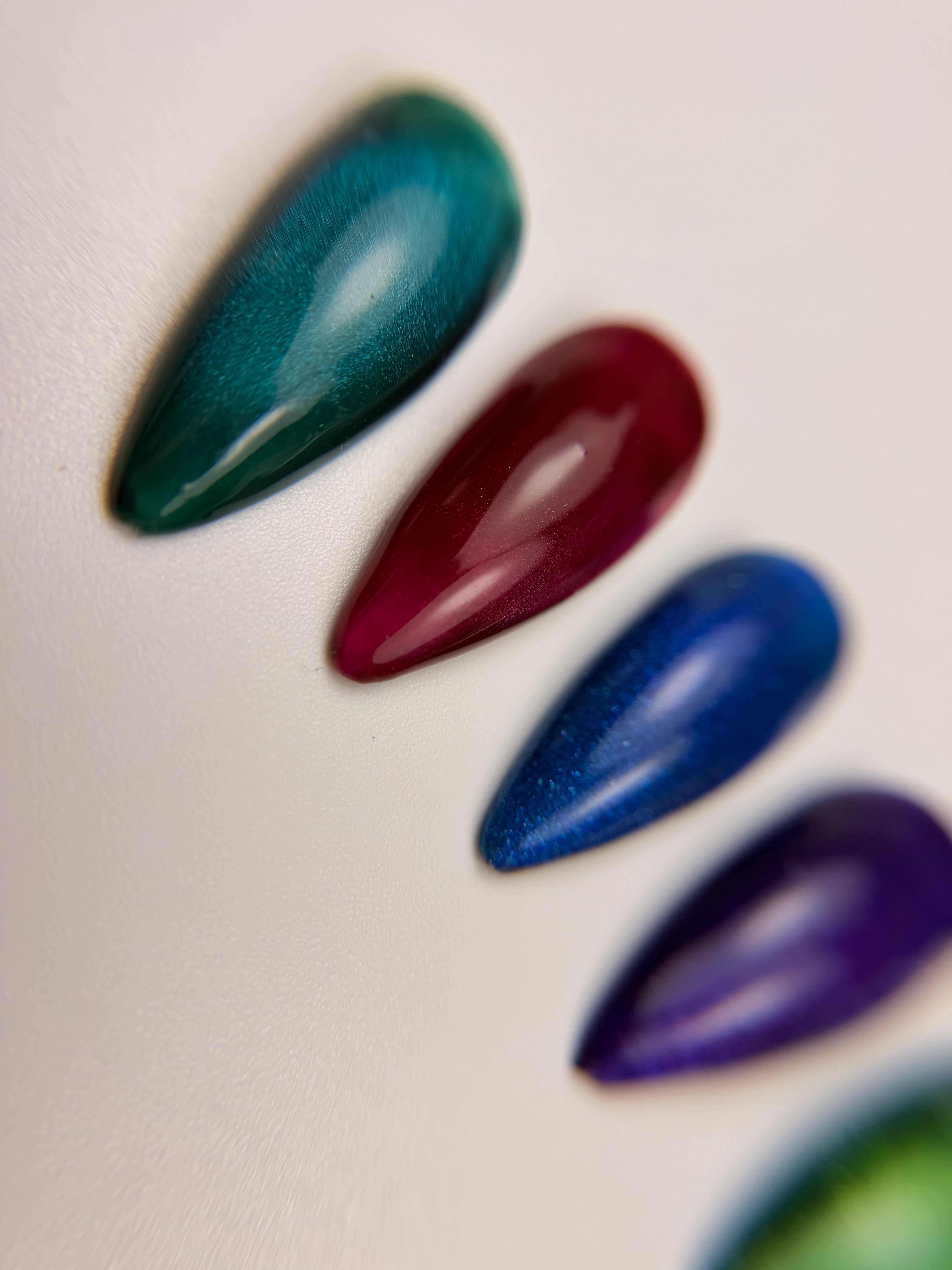 CAT EYE | Dragonfruit NEW