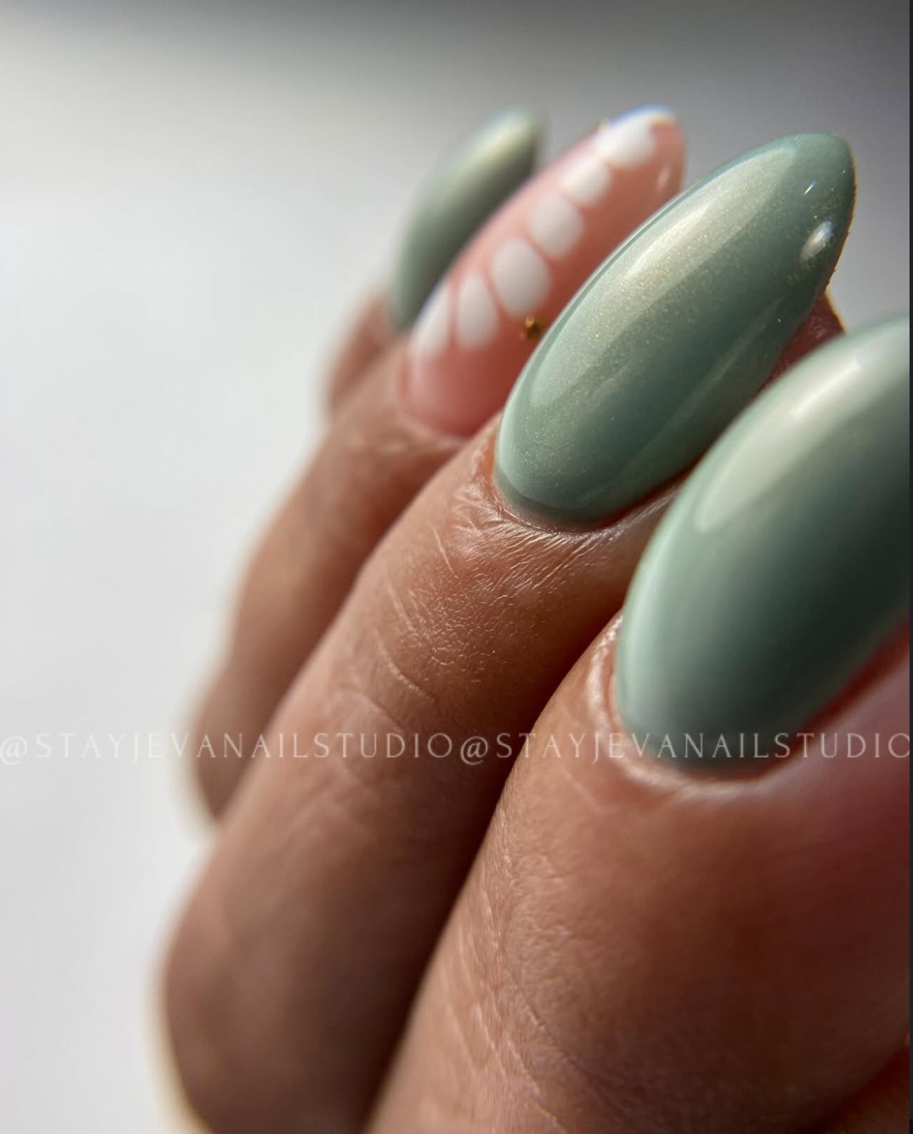 GEL POLISH | NU68 satin grey green
