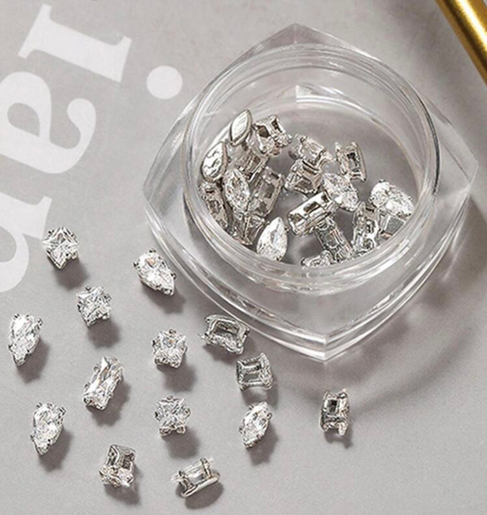 Japanese Minimalist Nail Luxury Zirconia