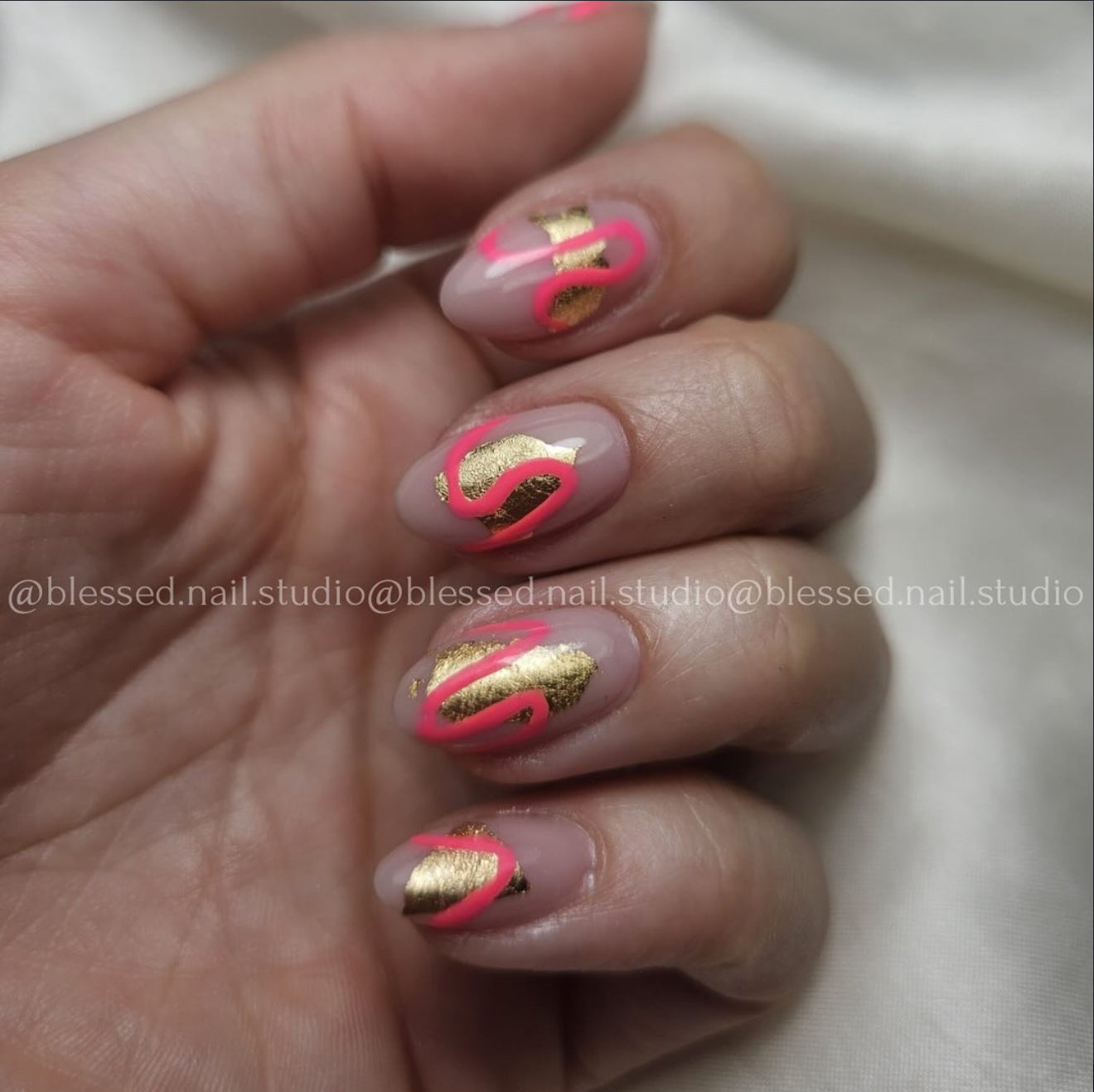 GEL POLISH | RE121 Electric Pink