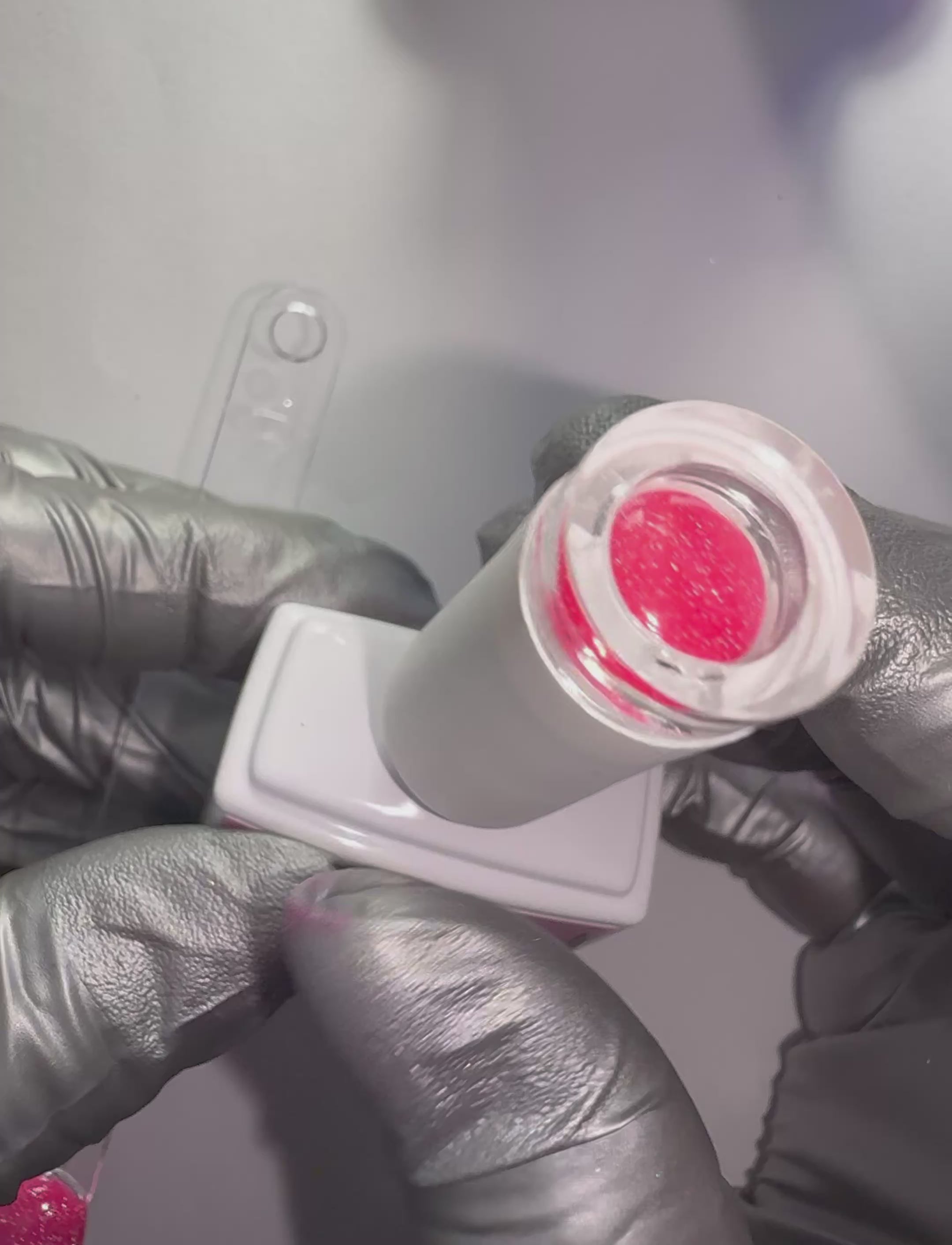 Load video: GEL POLISH | NEREF04 neon reflective pink