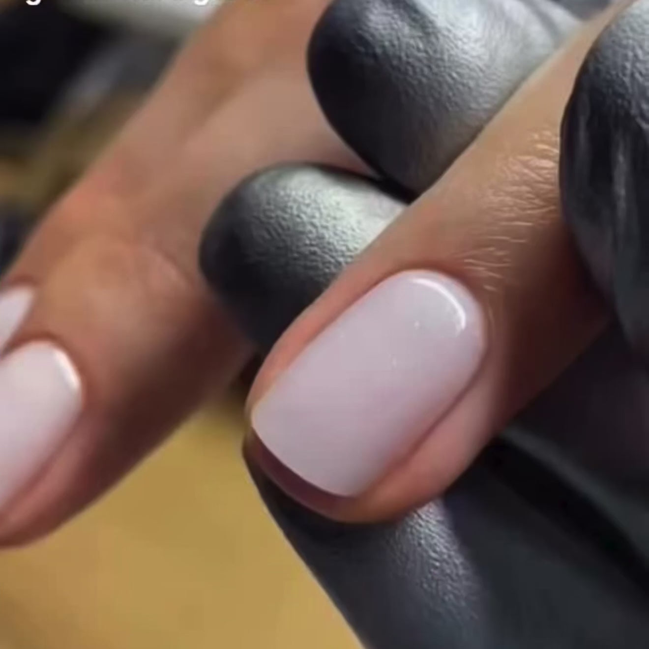 Load video: HARD GEL - BUILDER | HGG-01 milky glitter