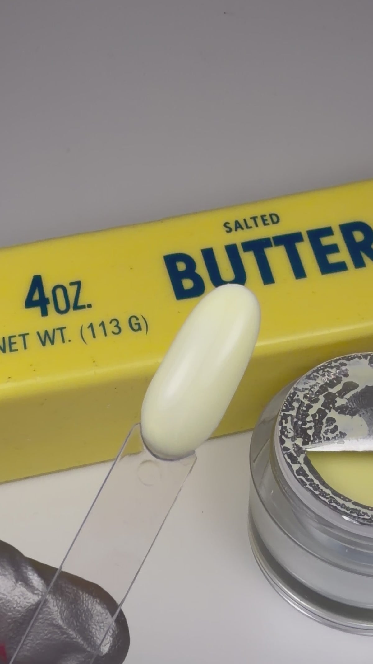 Load video: HARD GEL - BUILDER | Buttermilk
