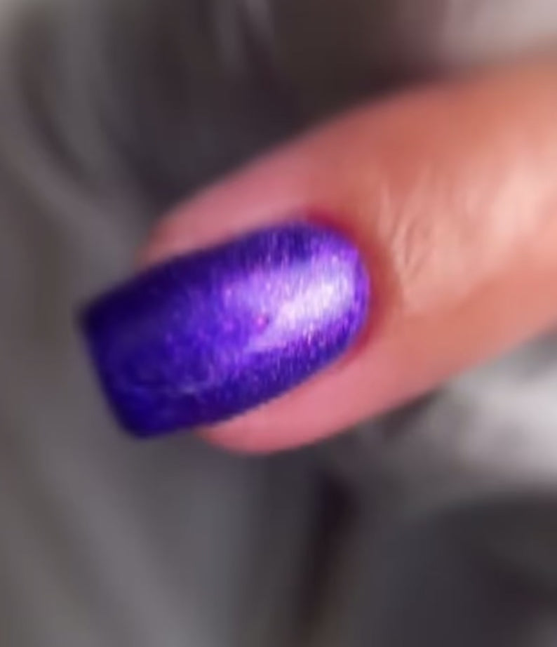 Load video: GEL POLISH | ZG120 glitter purple