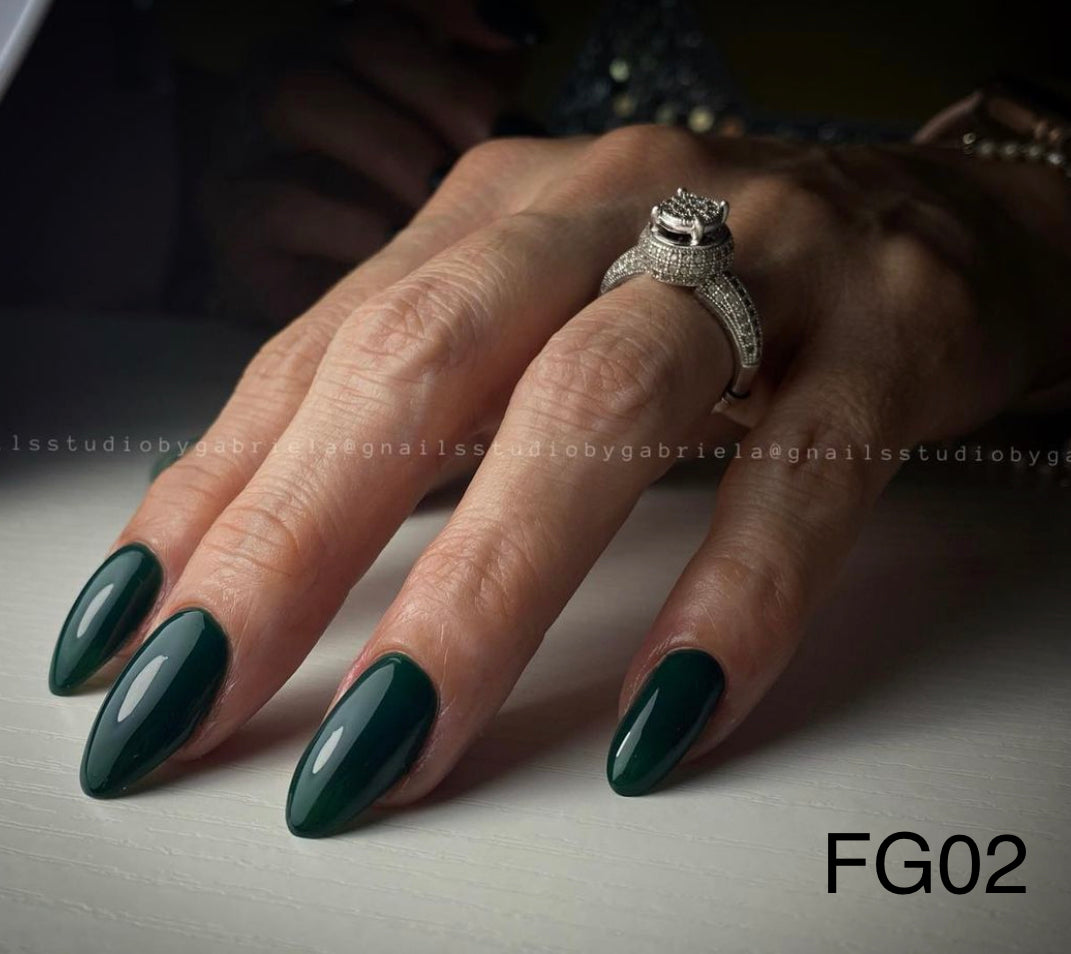 GEL POLISH | FG02 forest green